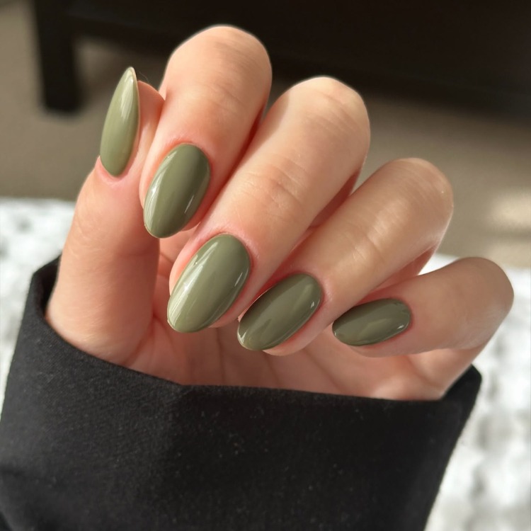 alongamento de unhas verde oliva