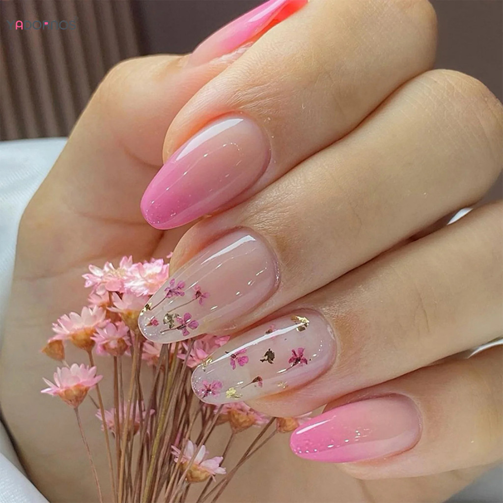 Unhas em gel rosa nude