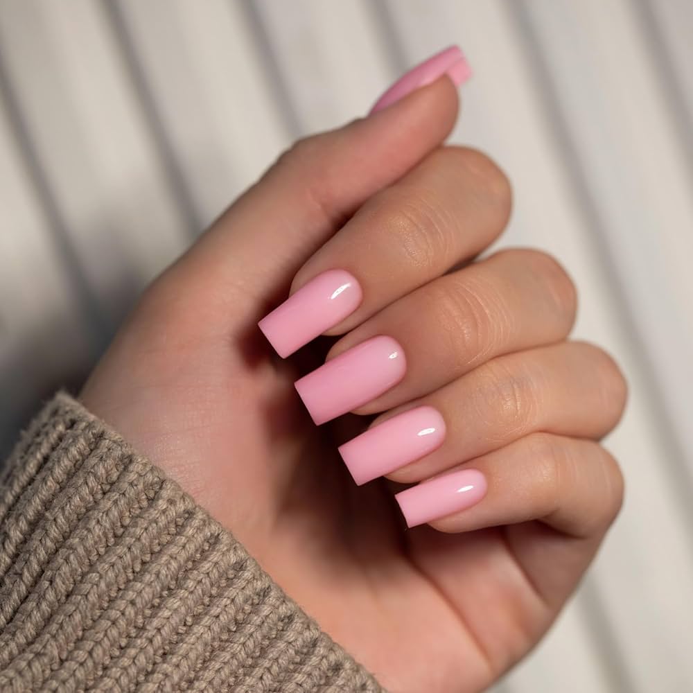 Unhas em gel rosa com glitter