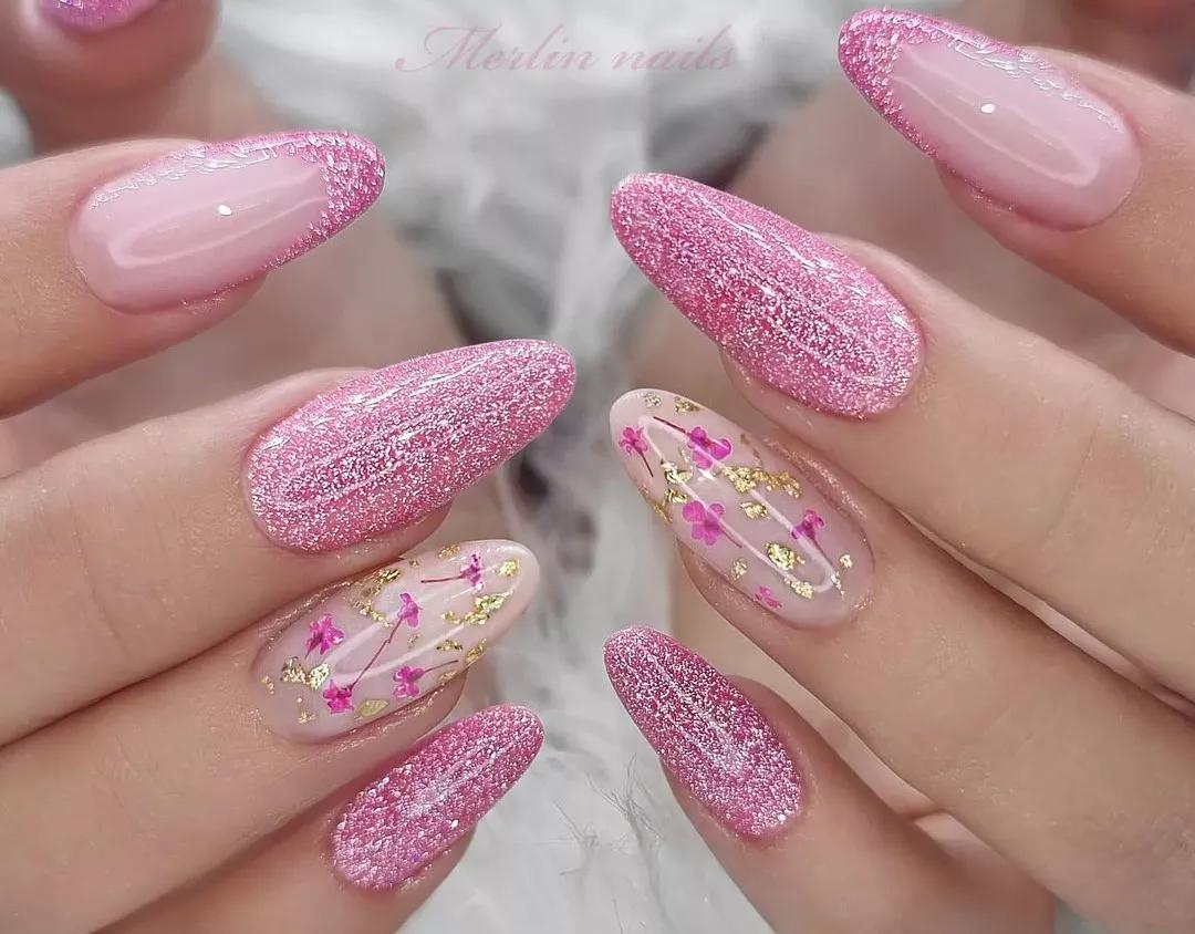 Unhas em gel rosa vibrante (hot pink)