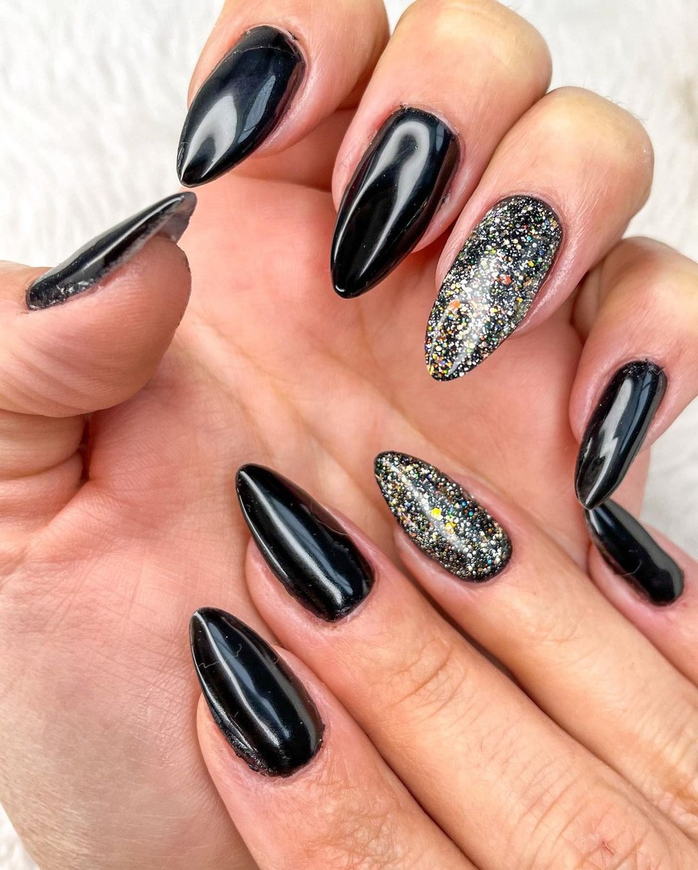 unhas de fibra de vidro decoradas curtas