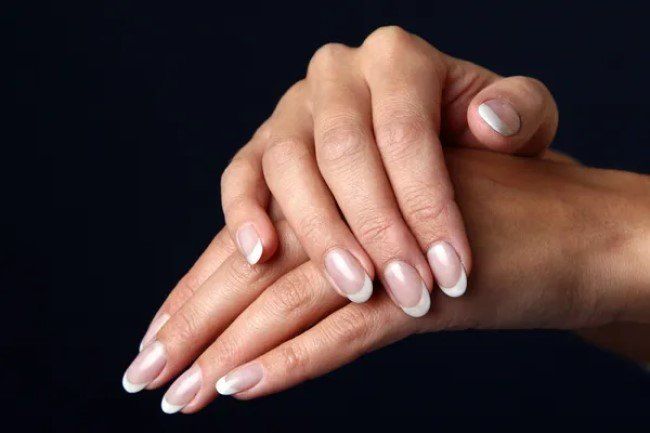 fotos de unhas francesinhas amêndoa