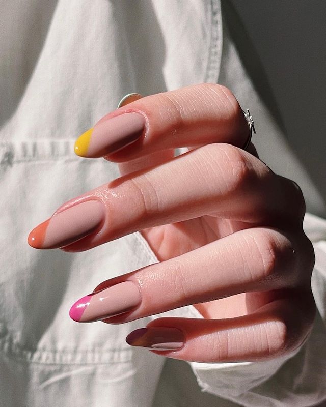 fotos de unhas francesinhas coloridas