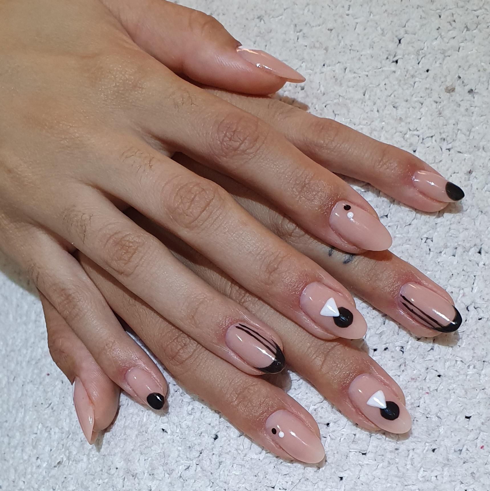unhas curtas squoval