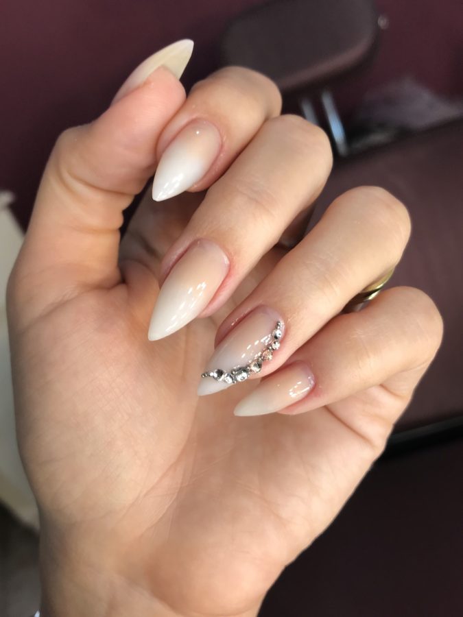 unhas stiletto decoradas fáceis