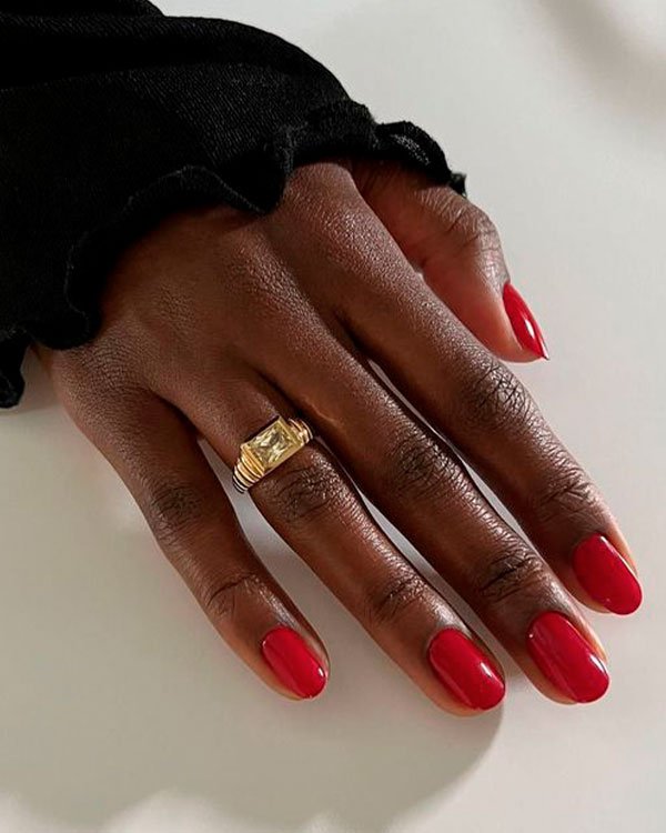 unhas vermelhas longas elegantes