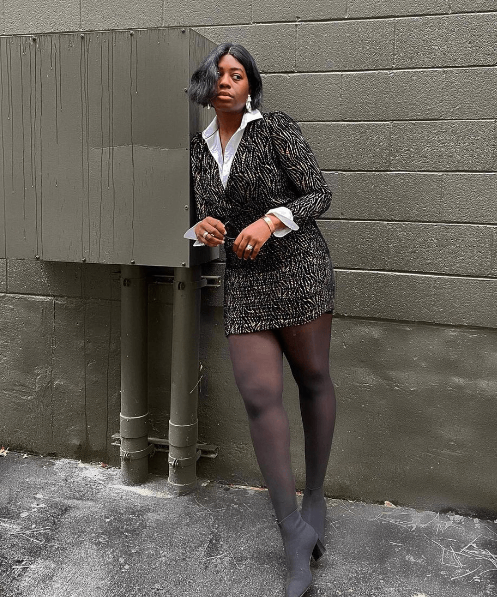 vestido de tricô com bota e meia calça