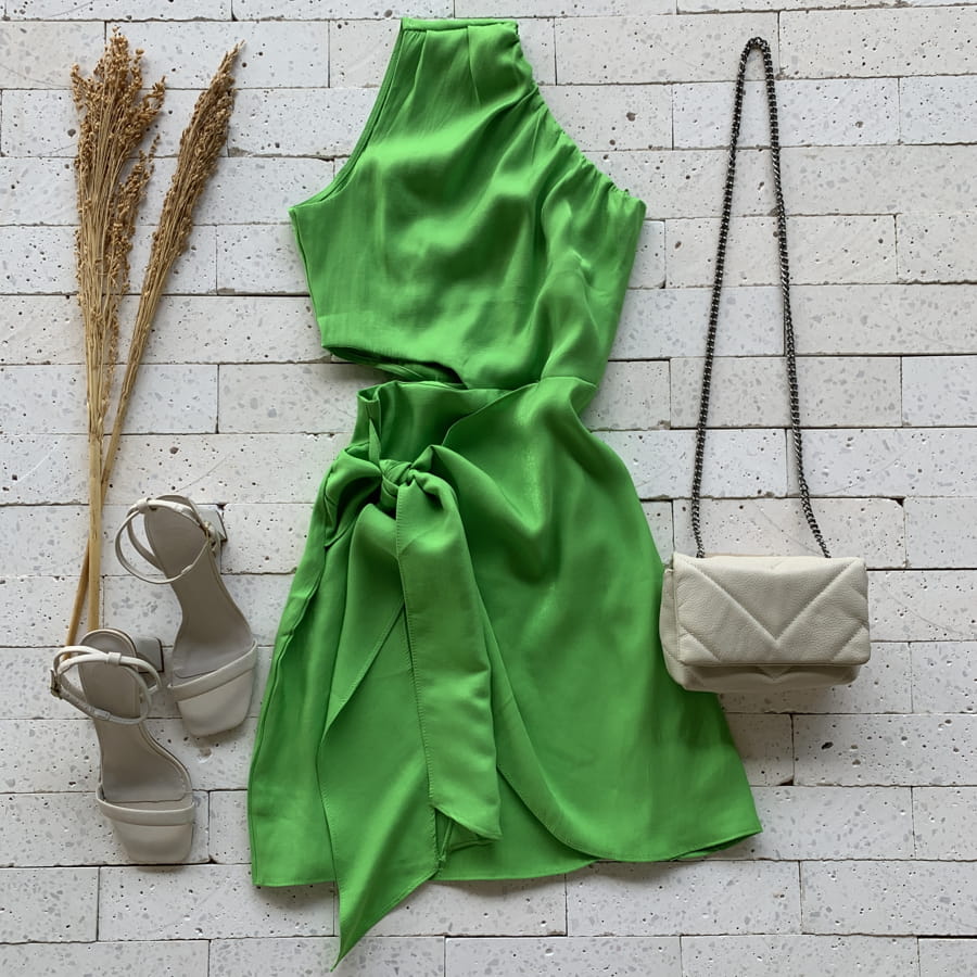 vestido festa plus size um ombro