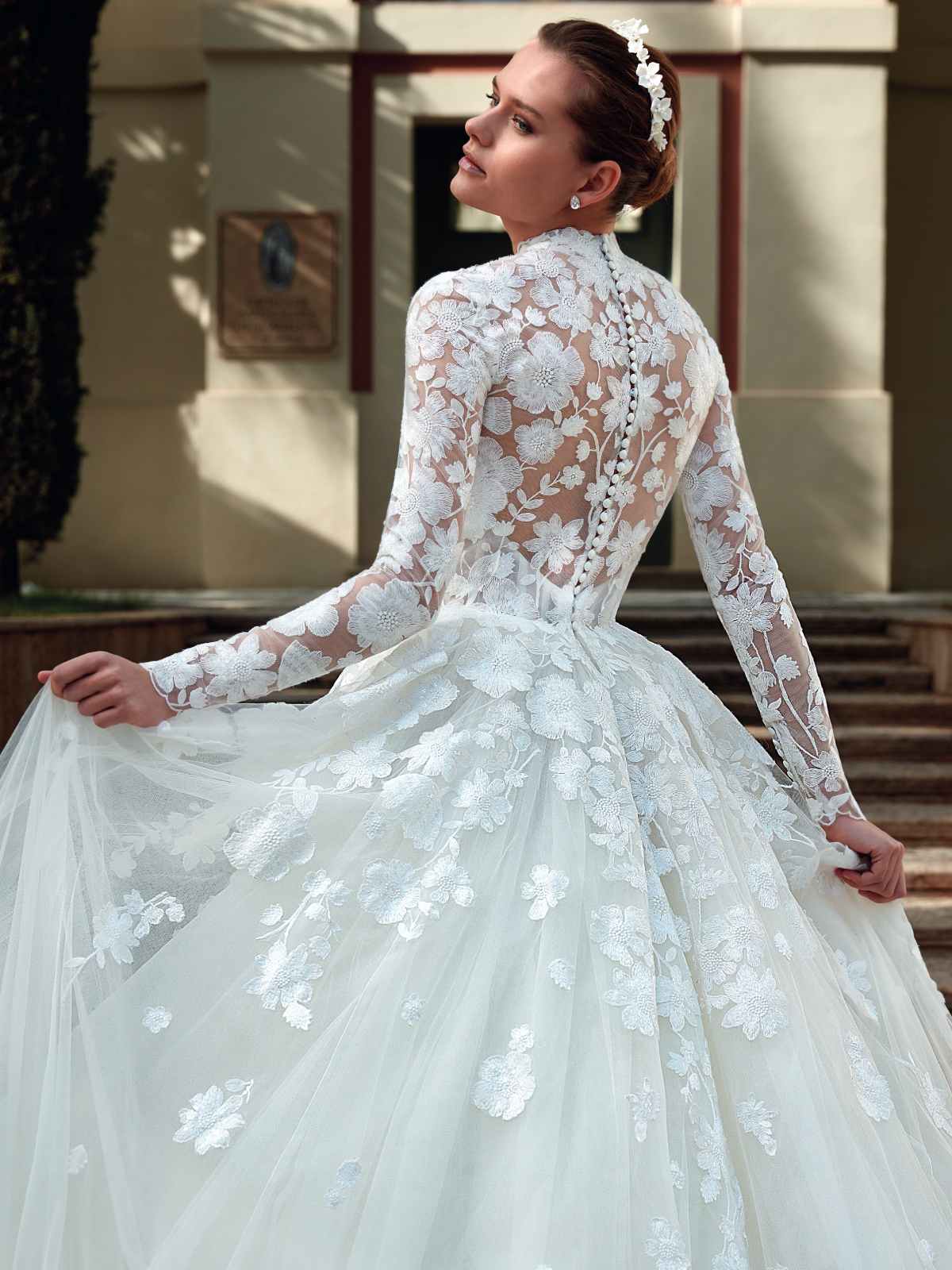 vestido de noiva com gola alta crepe