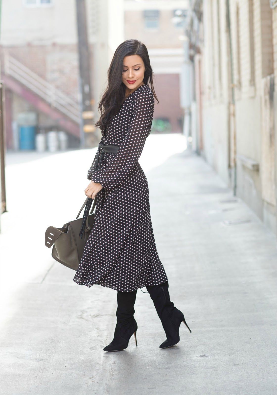 vestido longo com bota cano curto