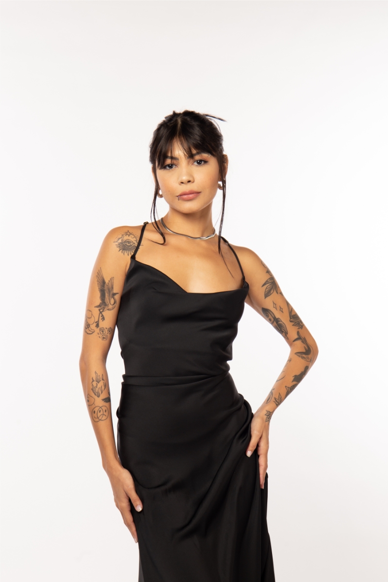 vestido longo de seda justo