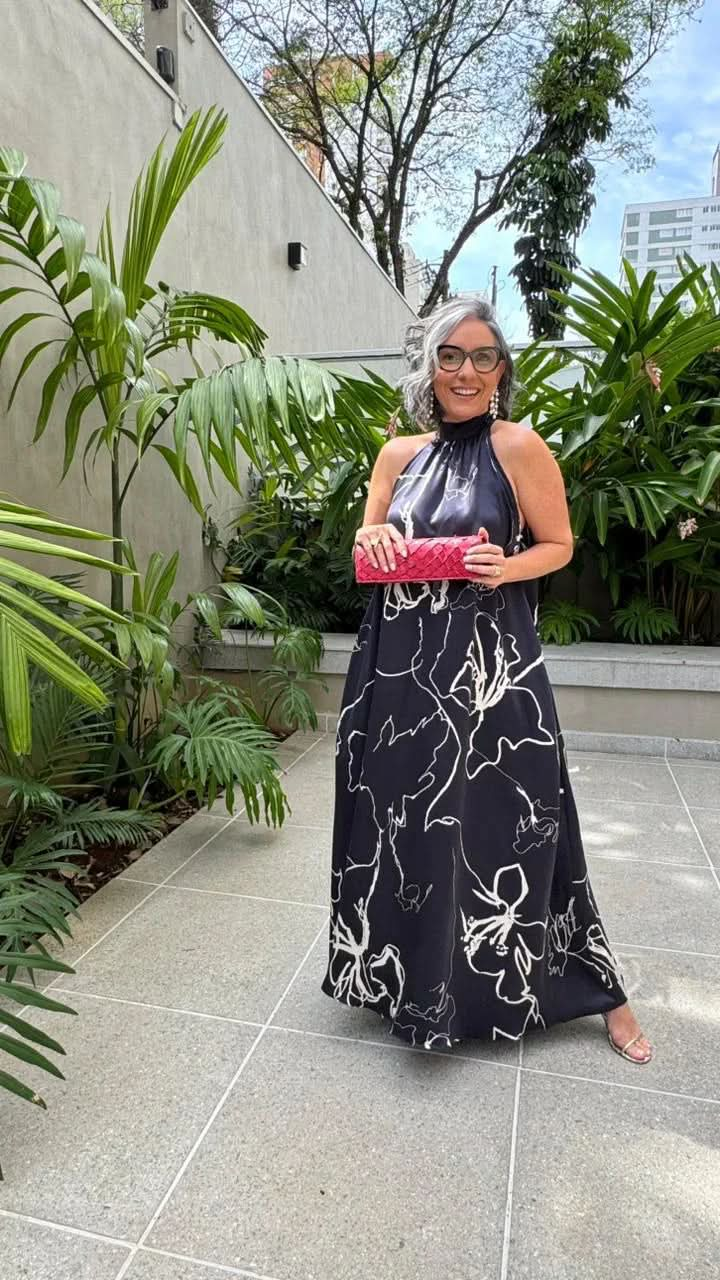 vestido longo de seda com babados