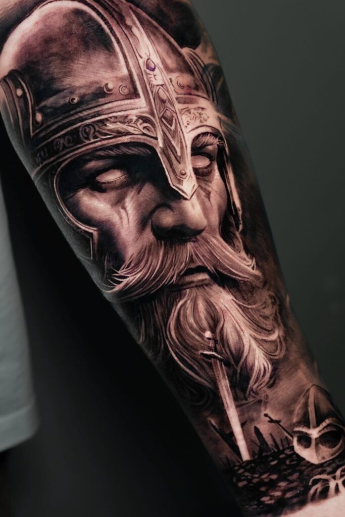 tatuagem costas viking