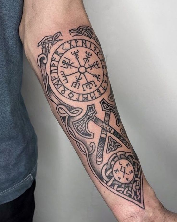 tatuagem de Yggdrasil